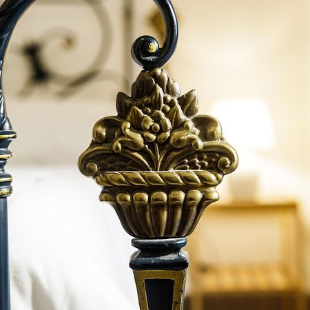 Civico13 Bed & Breakfast Naples Luaran gambar