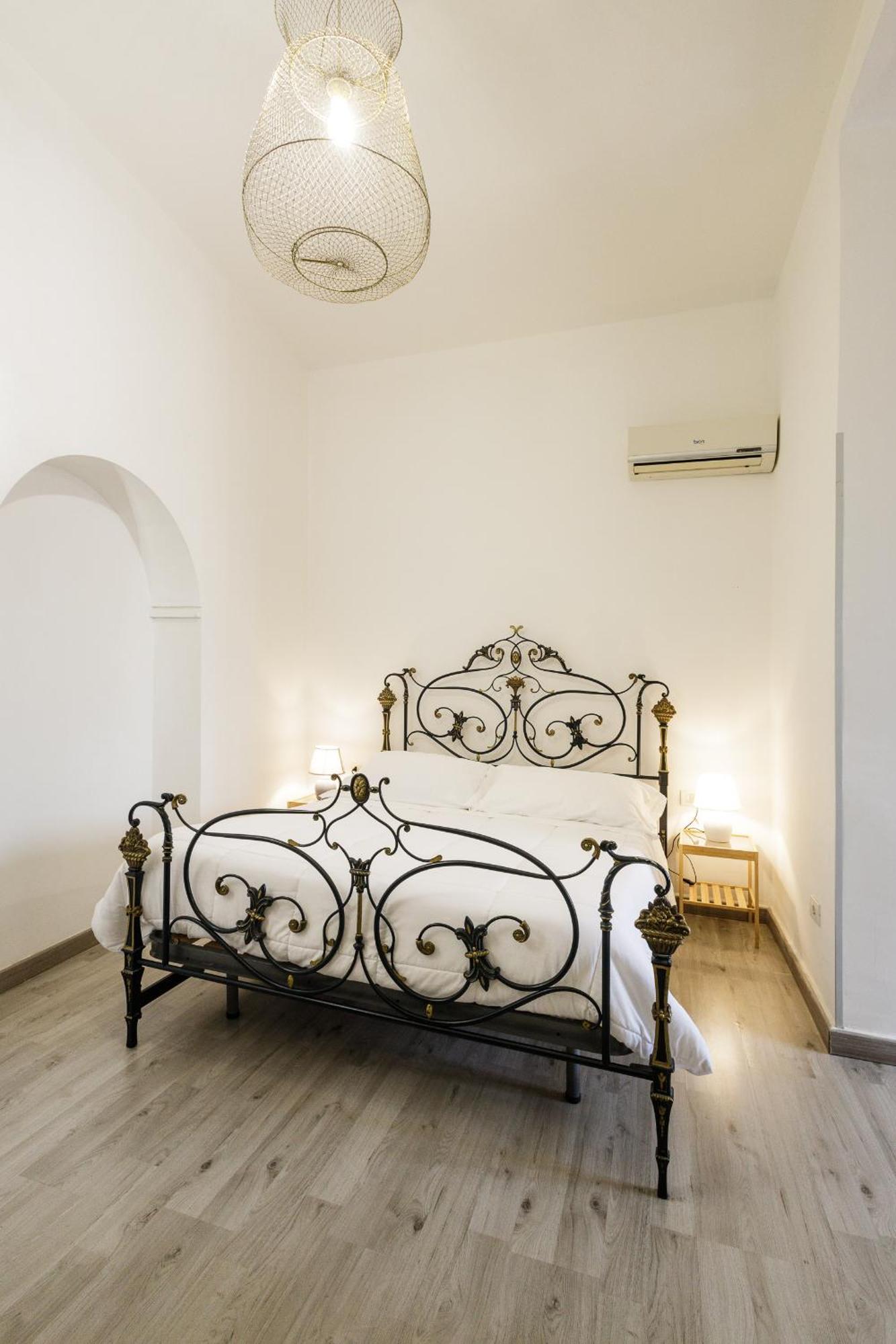 Civico13 Bed & Breakfast Naples Luaran gambar